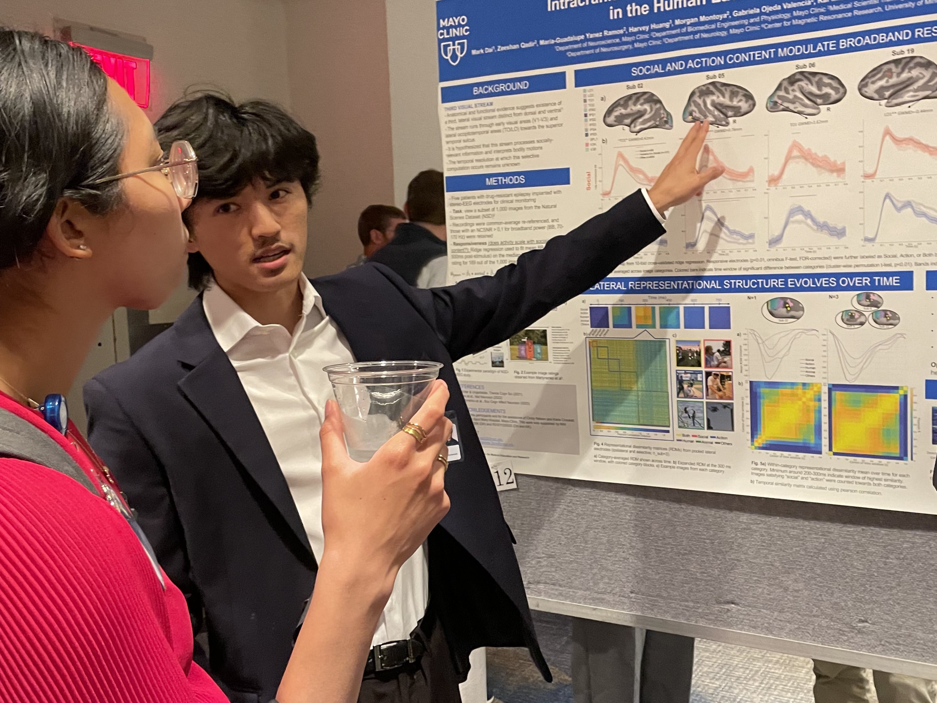 Mark Dai presents at the Mayo Clinic poster session